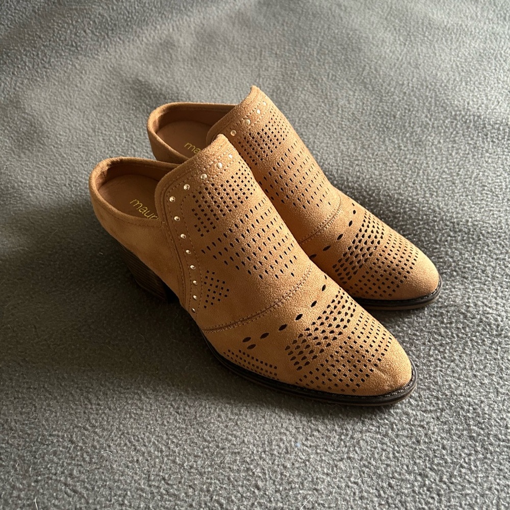 Tan Perforated heel summer shoe
